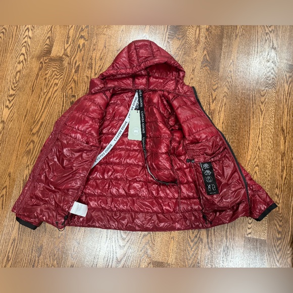 Canada Goose Crofton Water Resistant Packable Quilted 750-Fill-Power Down Jacket - Picture 10 of 12